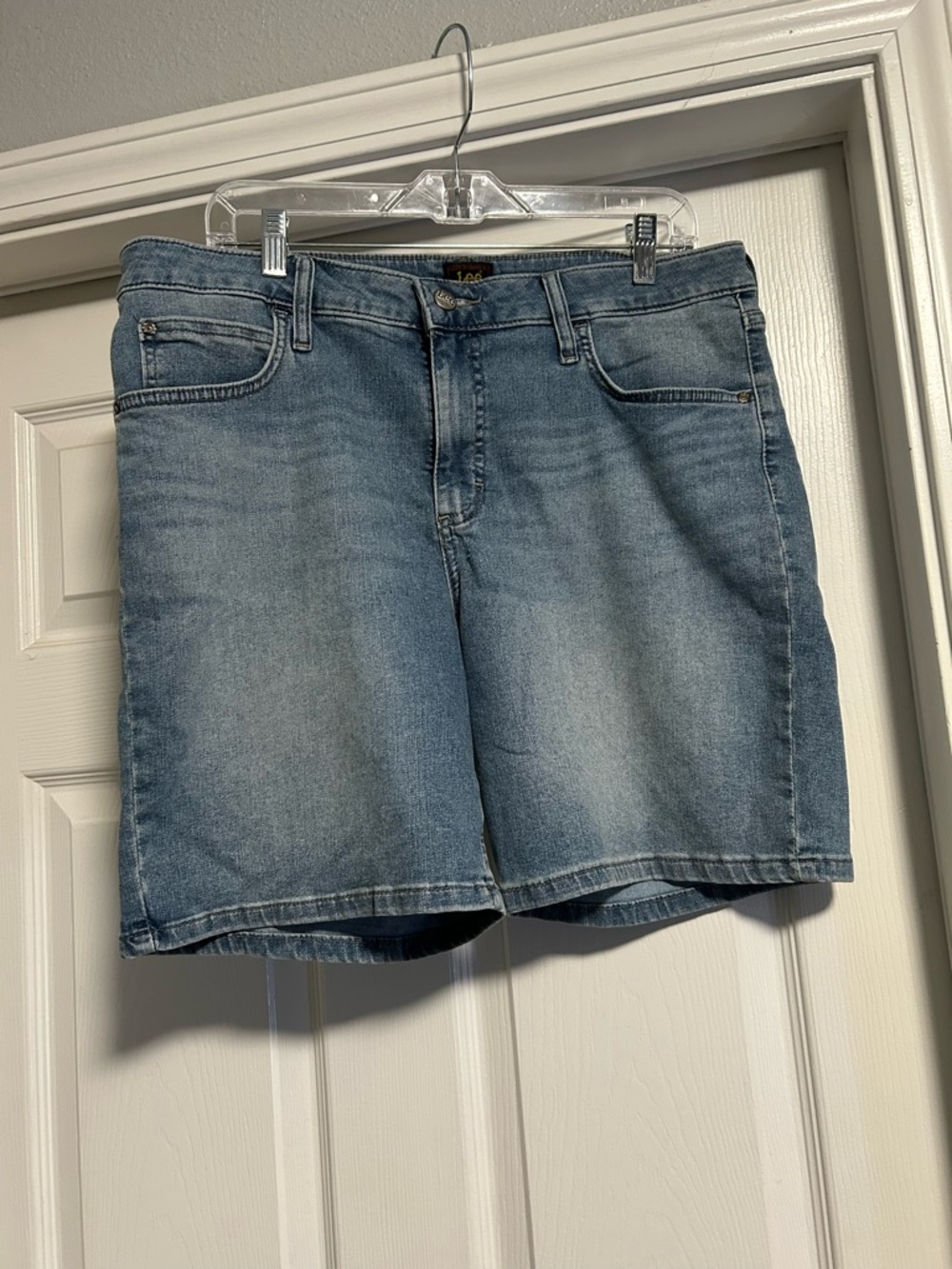 Lee Women’s Medium Blue Denim Shorts with Back Pocket Details